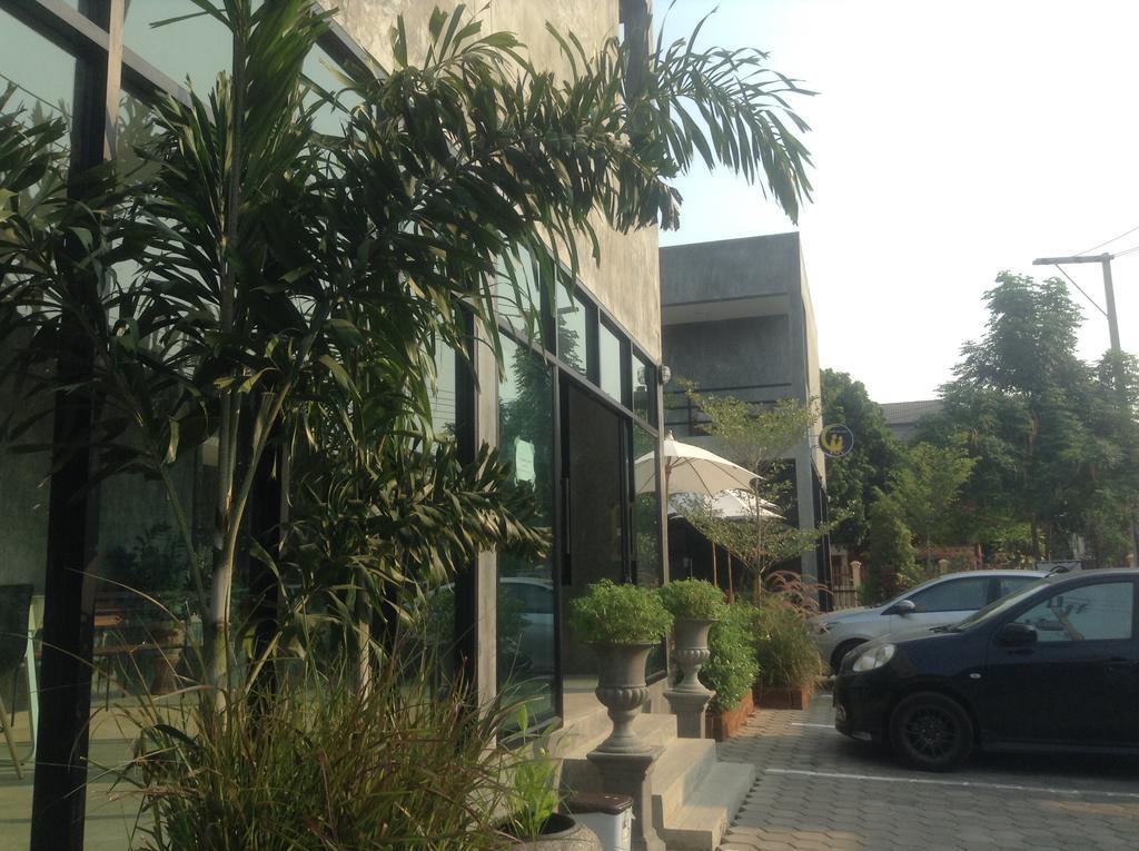 Come Moon Loft Hotel Phrae Exterior foto