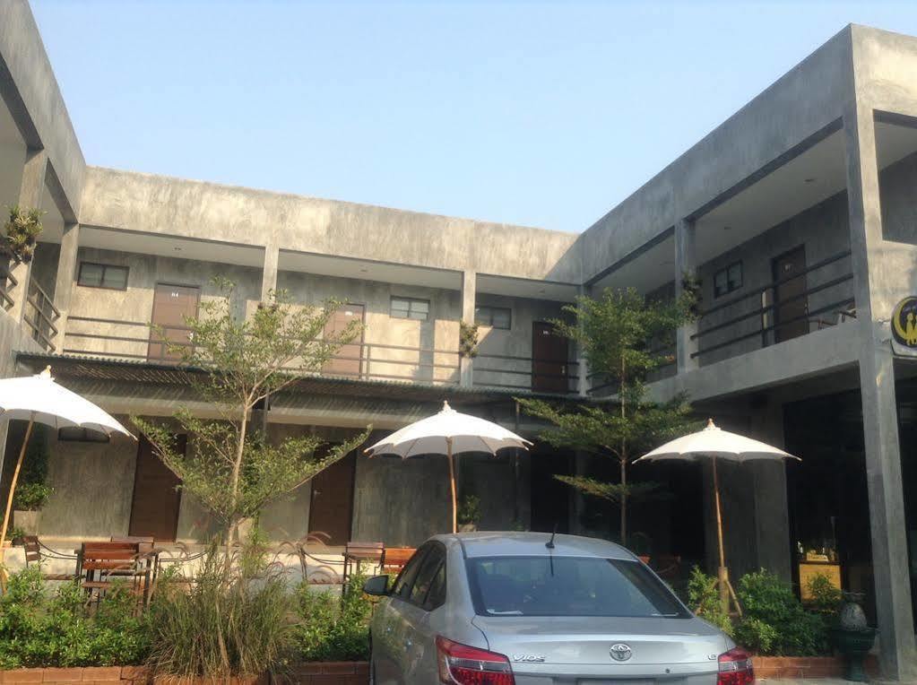 Come Moon Loft Hotel Phrae Exterior foto