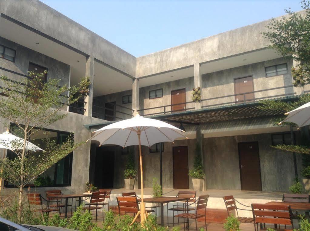 Come Moon Loft Hotel Phrae Exterior foto