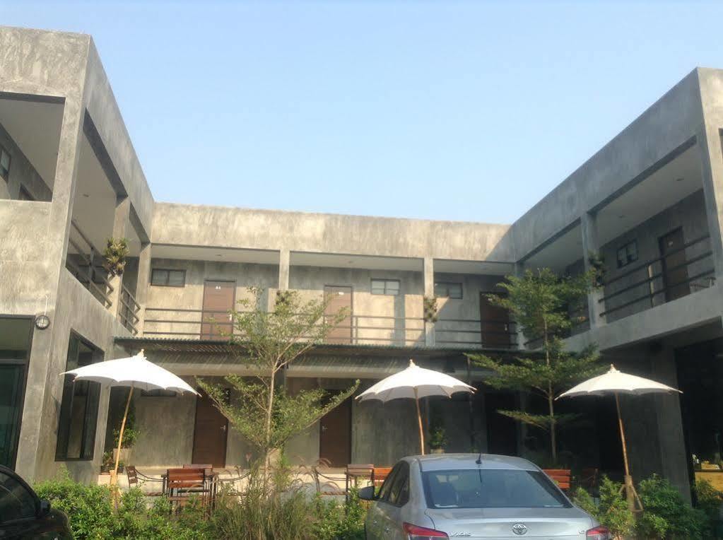 Come Moon Loft Hotel Phrae Exterior foto